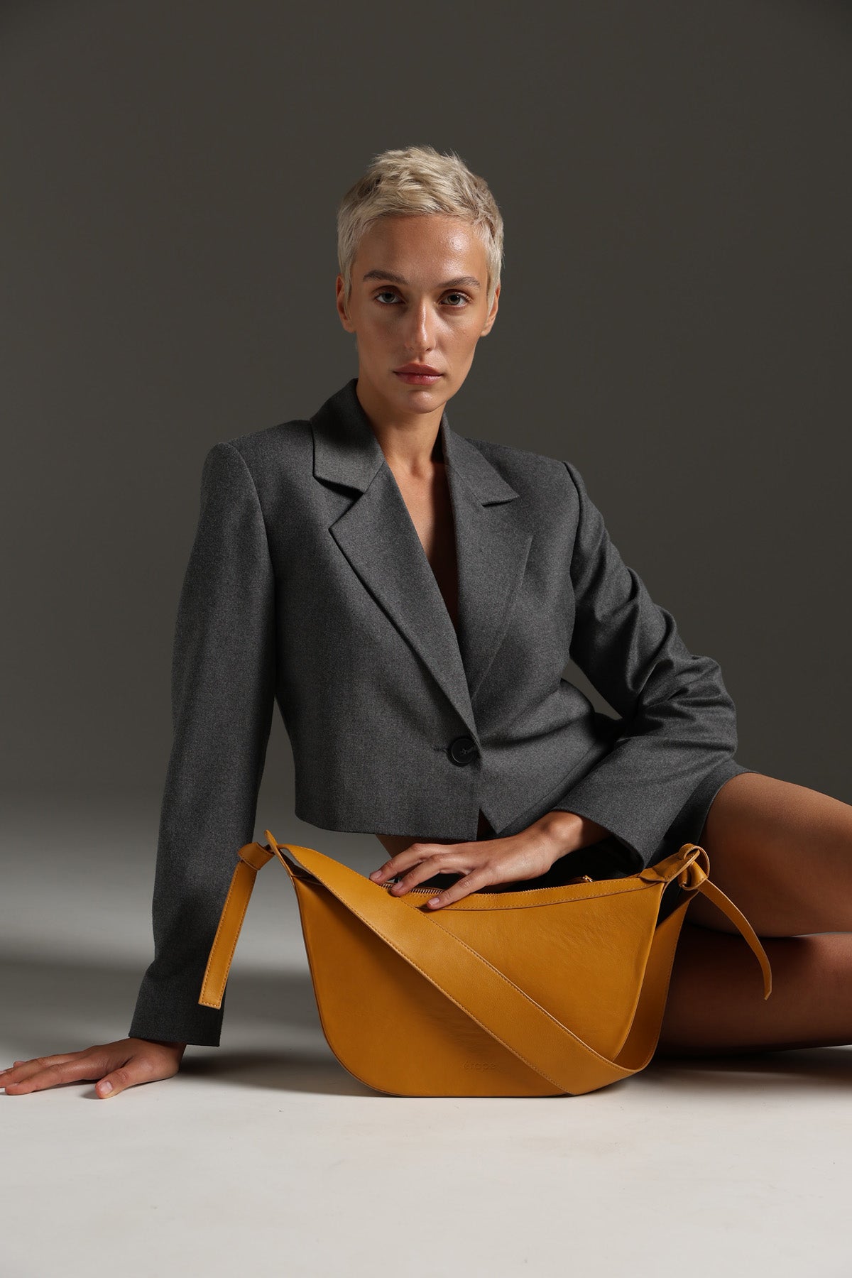 Leather bag Etape Croissant Grande Amber Nappa