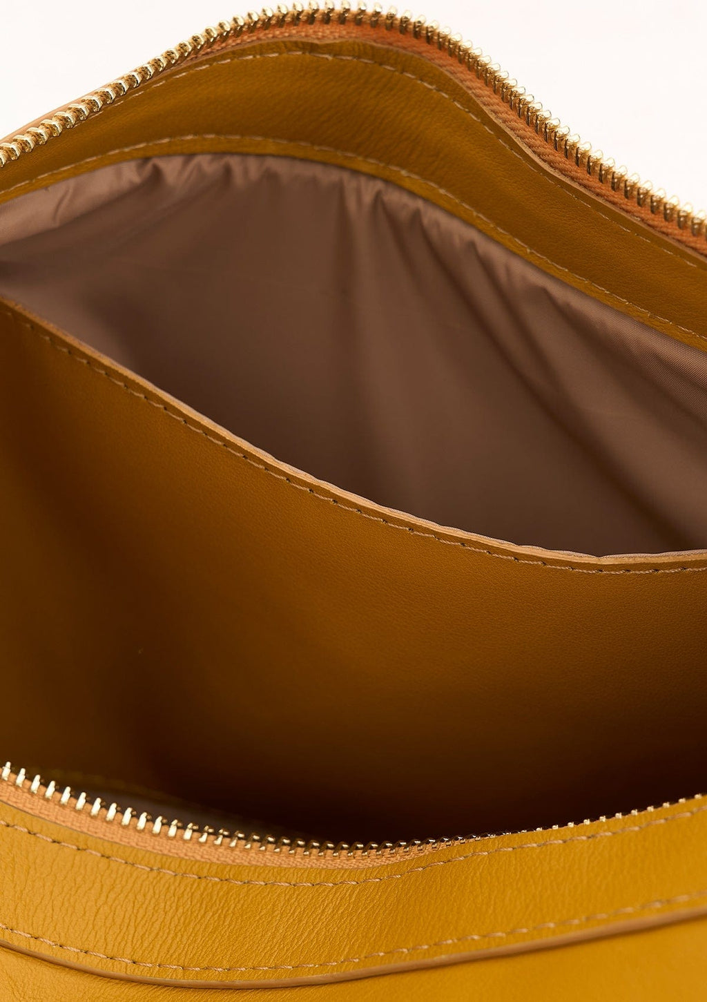 Leather bag Etape Croissant Grande Amber Nappa